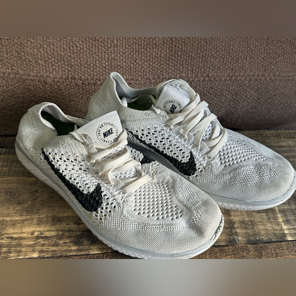 Women’s Nike Flyknit sneakers